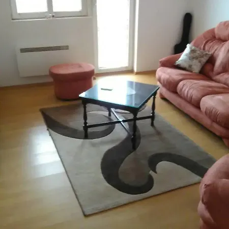Konukevi Sobe Laveera *