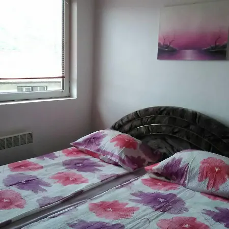 Sobe Laveera *